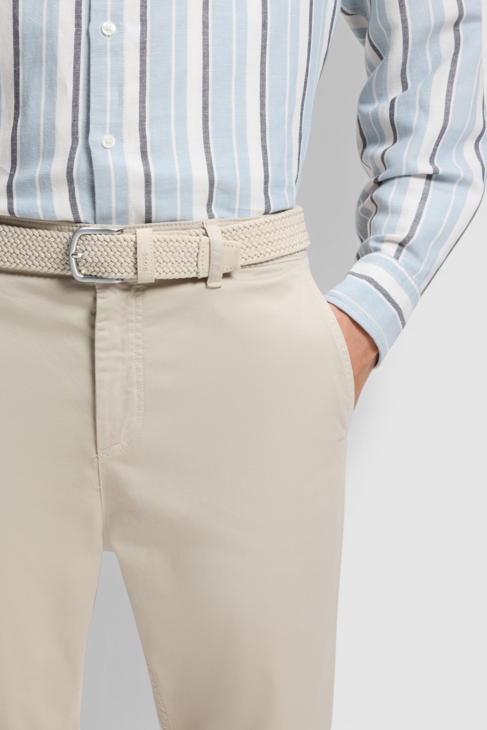 תמונת כל הלוק של חגורה קלועה